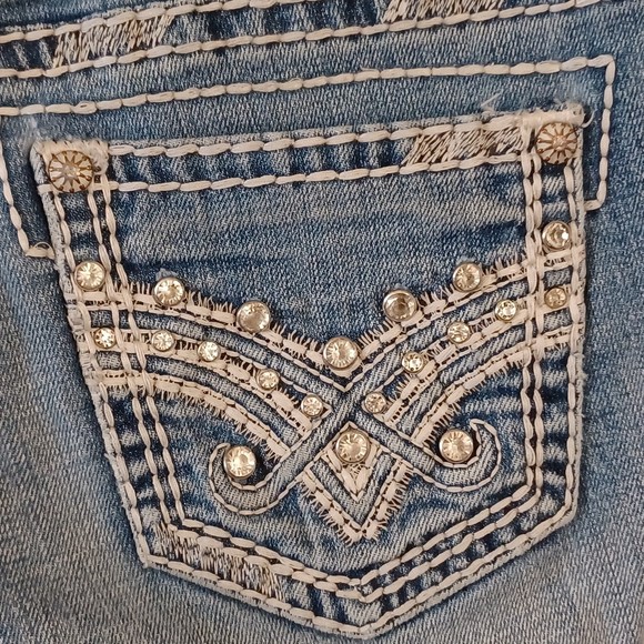 LA Idol USA Jeans, Size 5, Low-Rise, Boot Cut, 30W x 30L, Bedazzled - Picture 9 of 12
